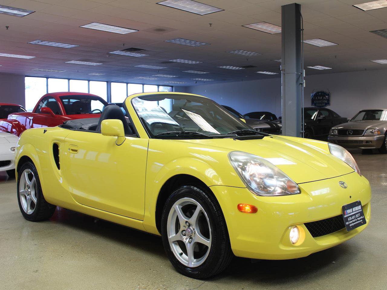Used 2004 Toyota MR2 RWD image 13