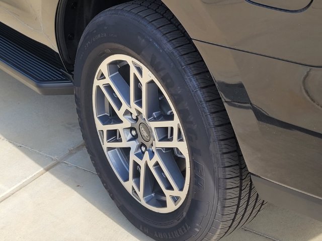 Used 2026 Ford Expedition Active RWD image 7