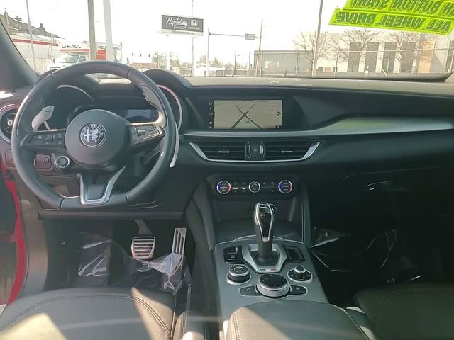 Used 2024 Alfa Romeo Stelvio Veloce AWD/4WD image 14