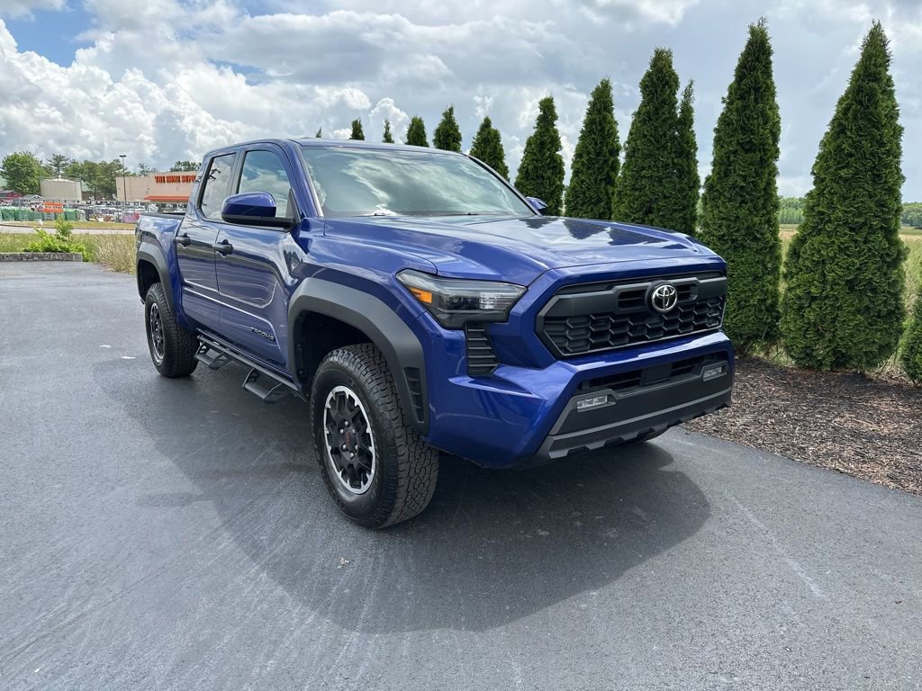 Certified 2025 Toyota Tacoma TRD Off-Road AWD/4WD image 2