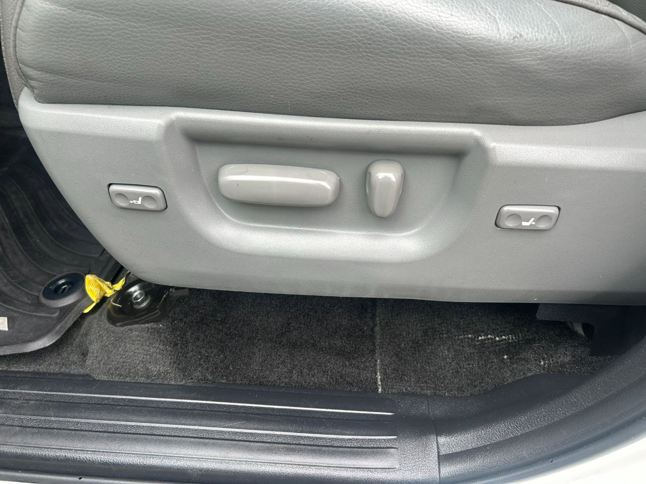 Used 2016 Toyota Sequoia Platinum AWD/4WD image 9