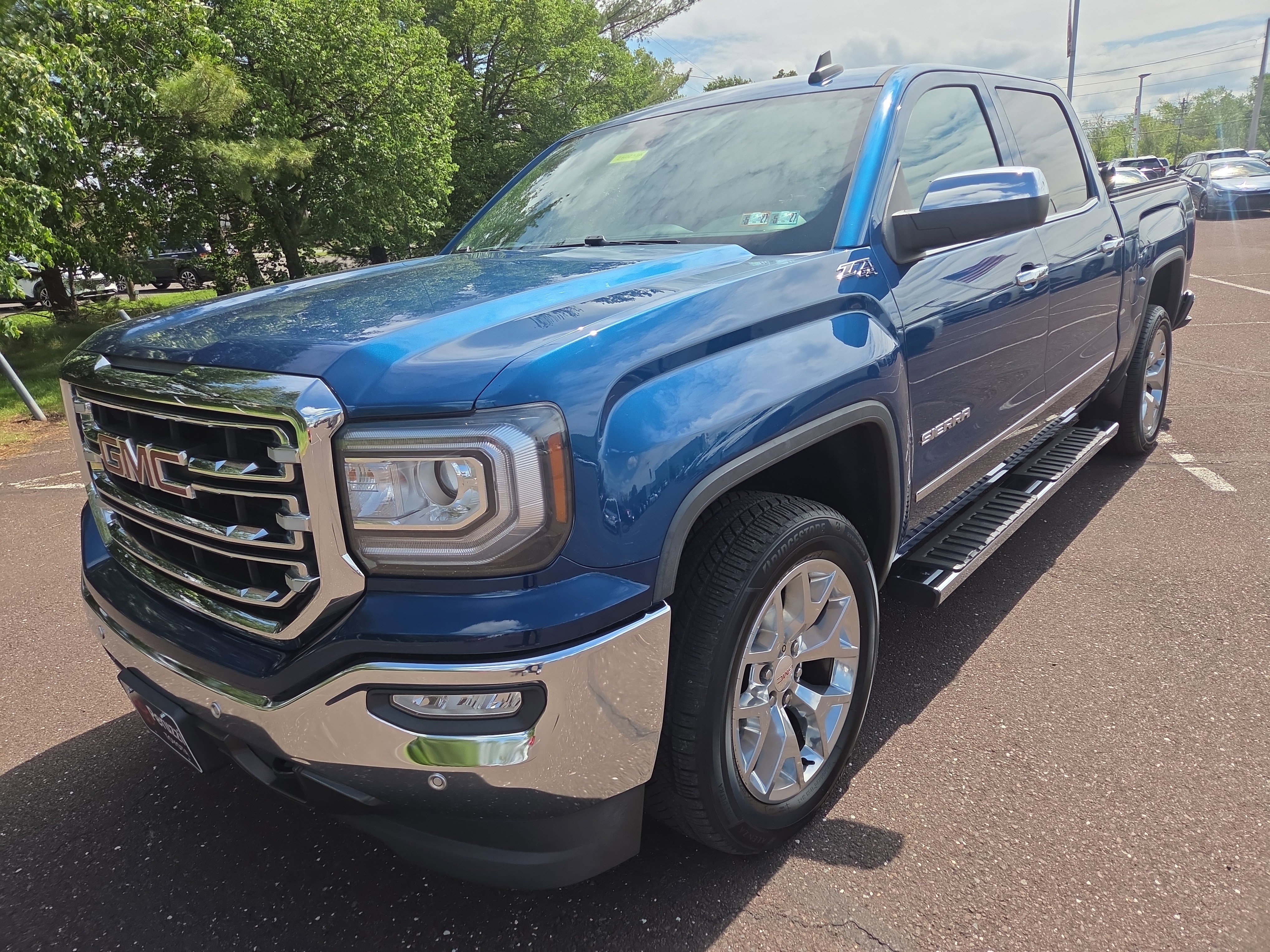 Used 2018 GMC Sierra 1500 SLT w/ SLT Premium Package AWD/4WD image 7