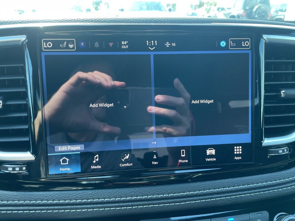 New 2026 Chrysler Pacifica Limited image 29