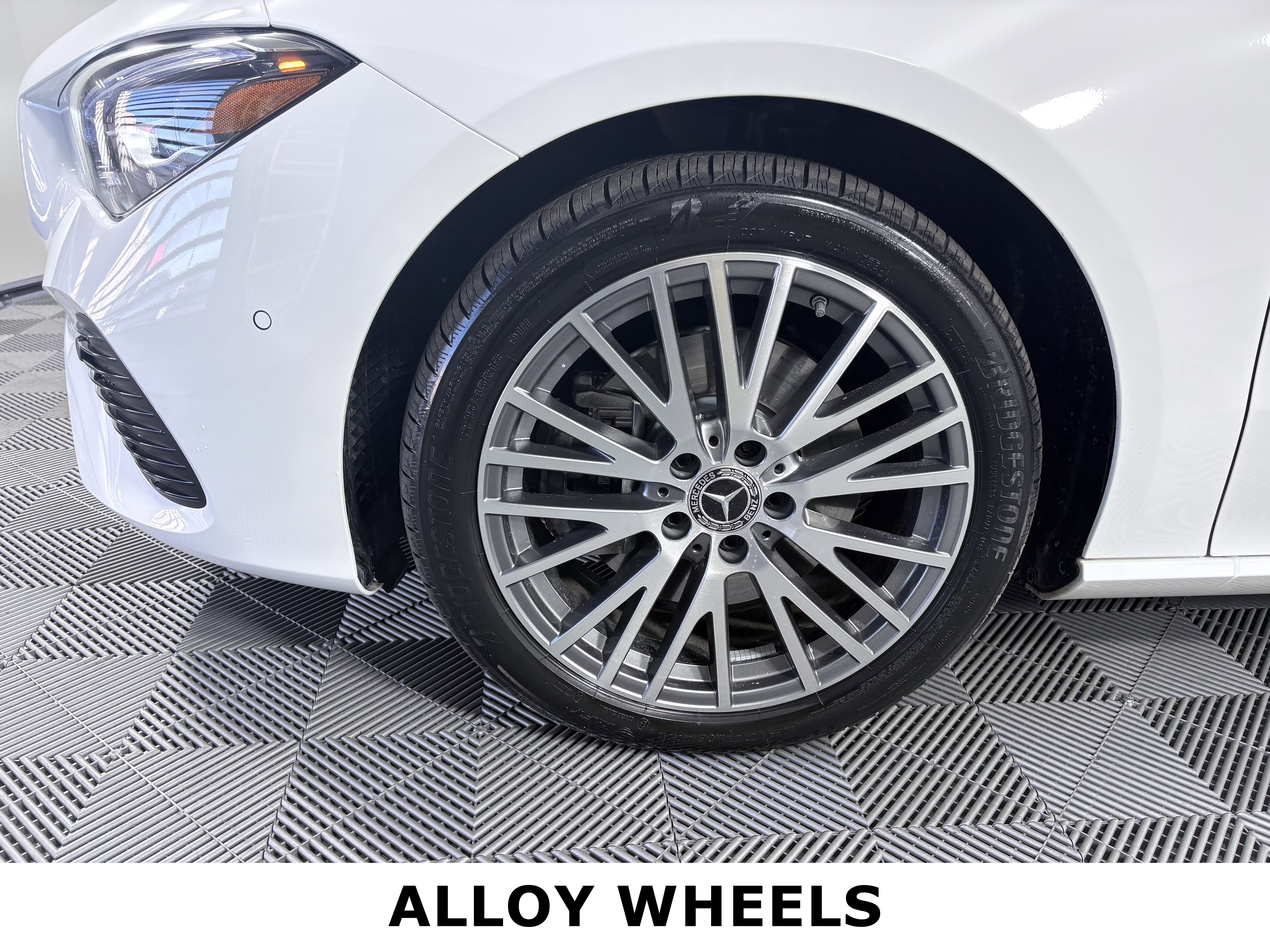 Used 2025 Mercedes-Benz CLA 250 4MATIC image 4