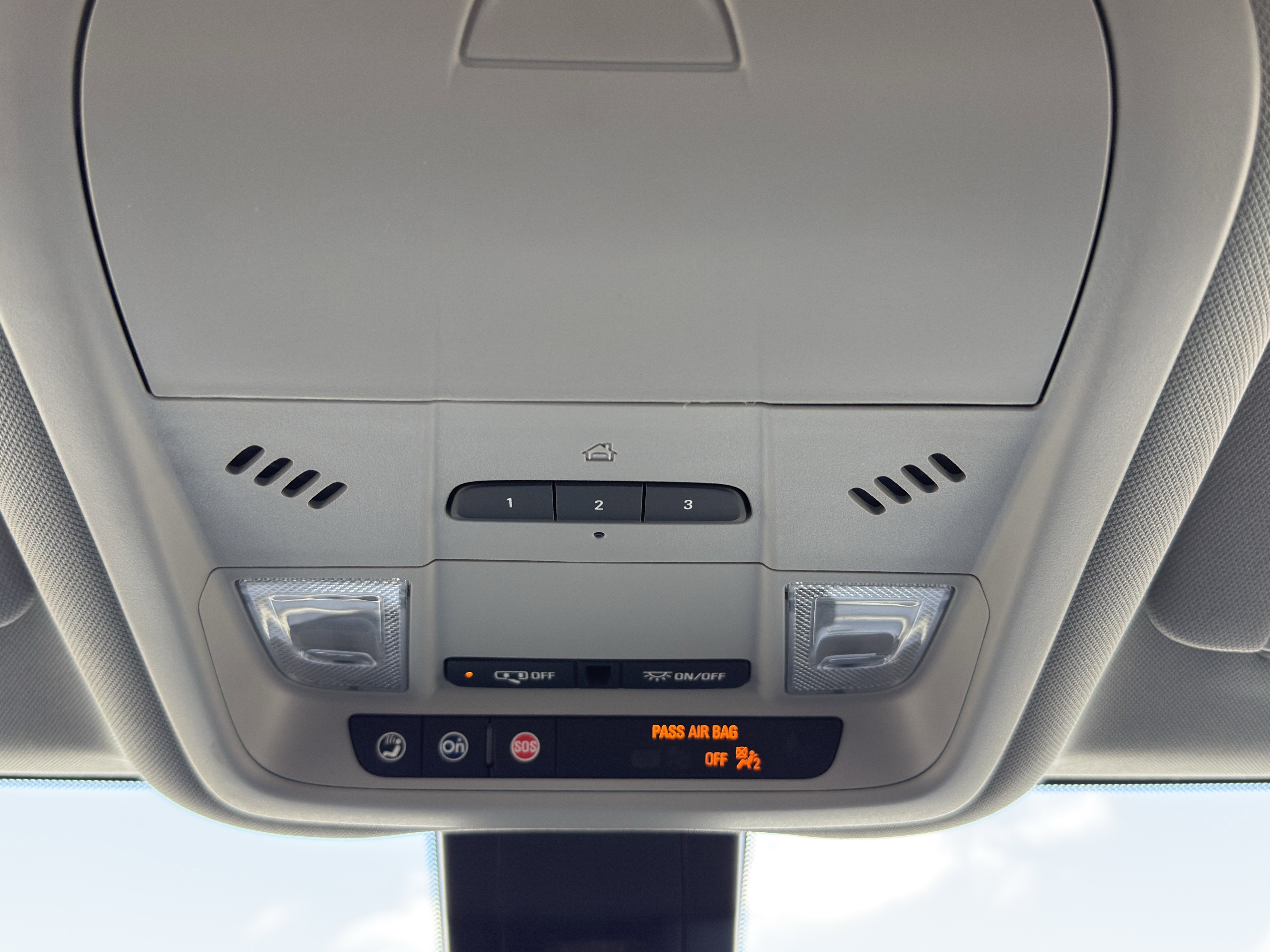 Used 2024 GMC Terrain SLT w/ Infotainment Package II image 37