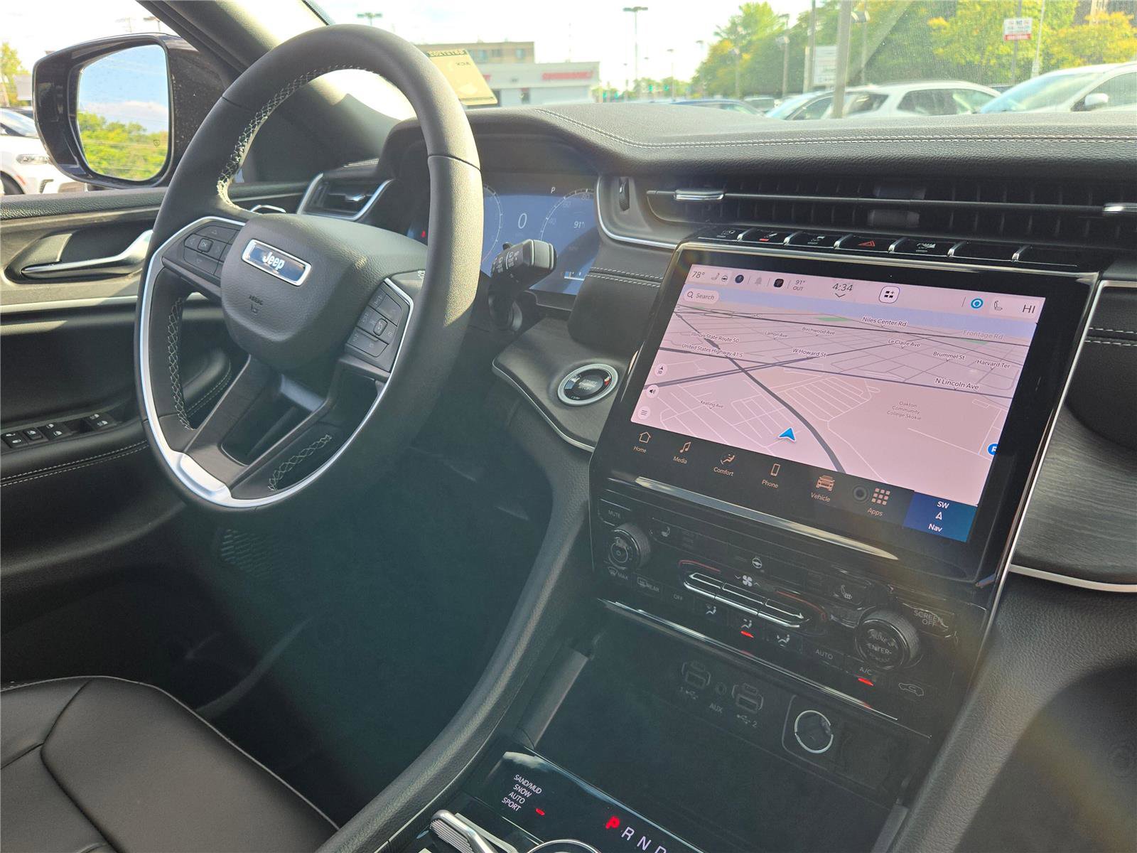 New 2025 Jeep Grand Cherokee Limited w/ Black Appearance Package image 8