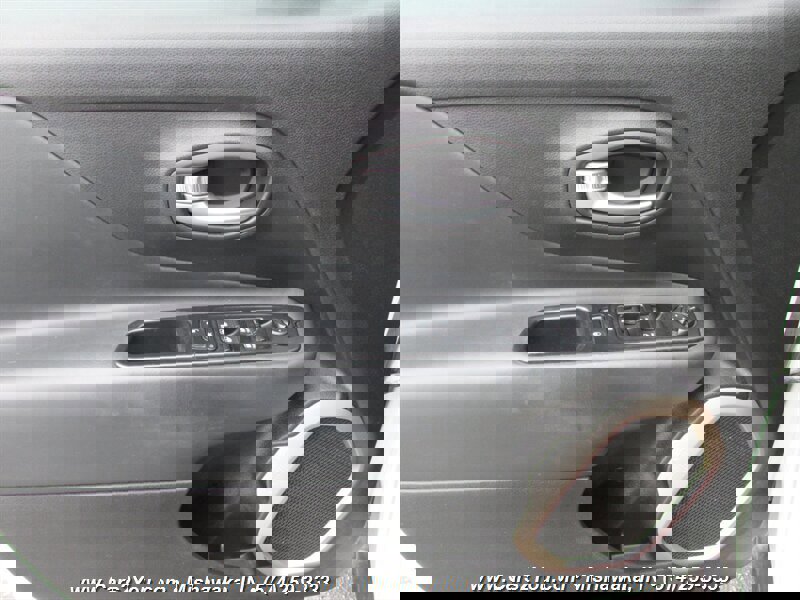 Used 2017 Jeep Renegade Limited image 9