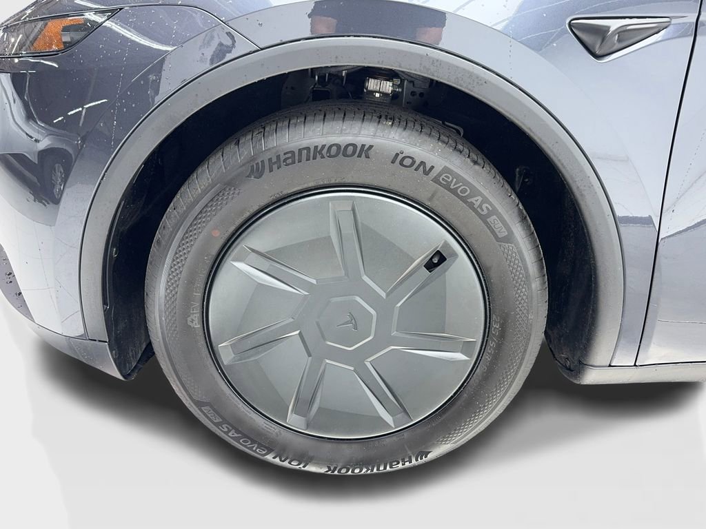 Used 2026 Tesla Model Y 2WD image 12