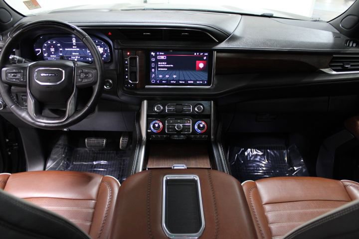 Used 2023 GMC Yukon Denali Ultimate image 2