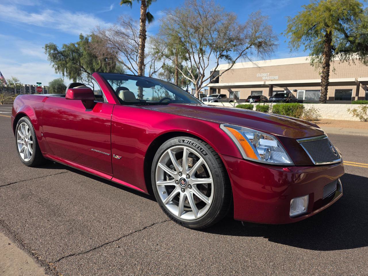 Used 2007 Cadillac XLR V image 28