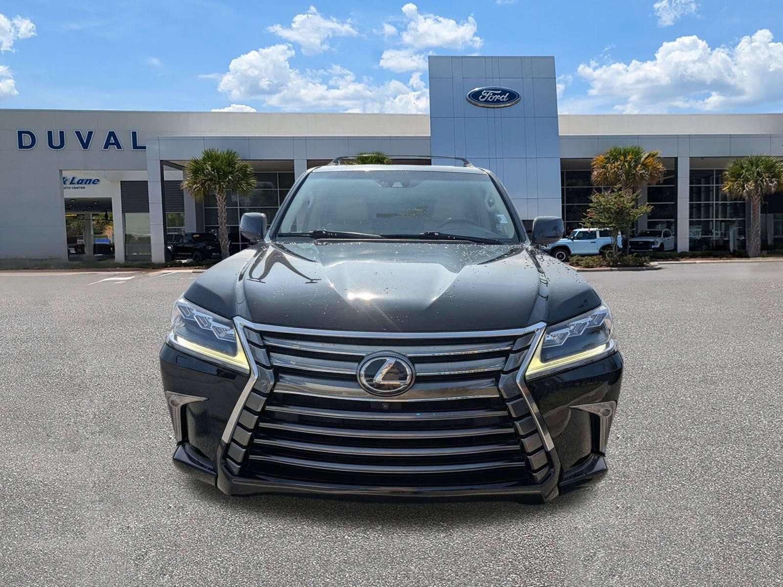 Used 2019 Lexus LX 570 4WD w/ Luxury Package image 9