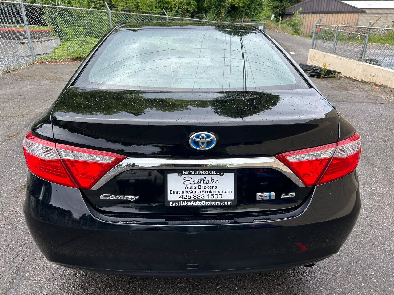 Used 2017 Toyota Camry LE FWD image 17