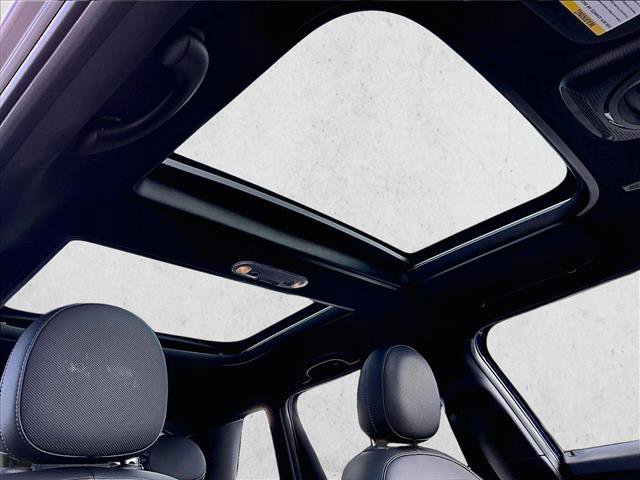 Used 2021 MINI Cooper 4-Door Hardtop image 17