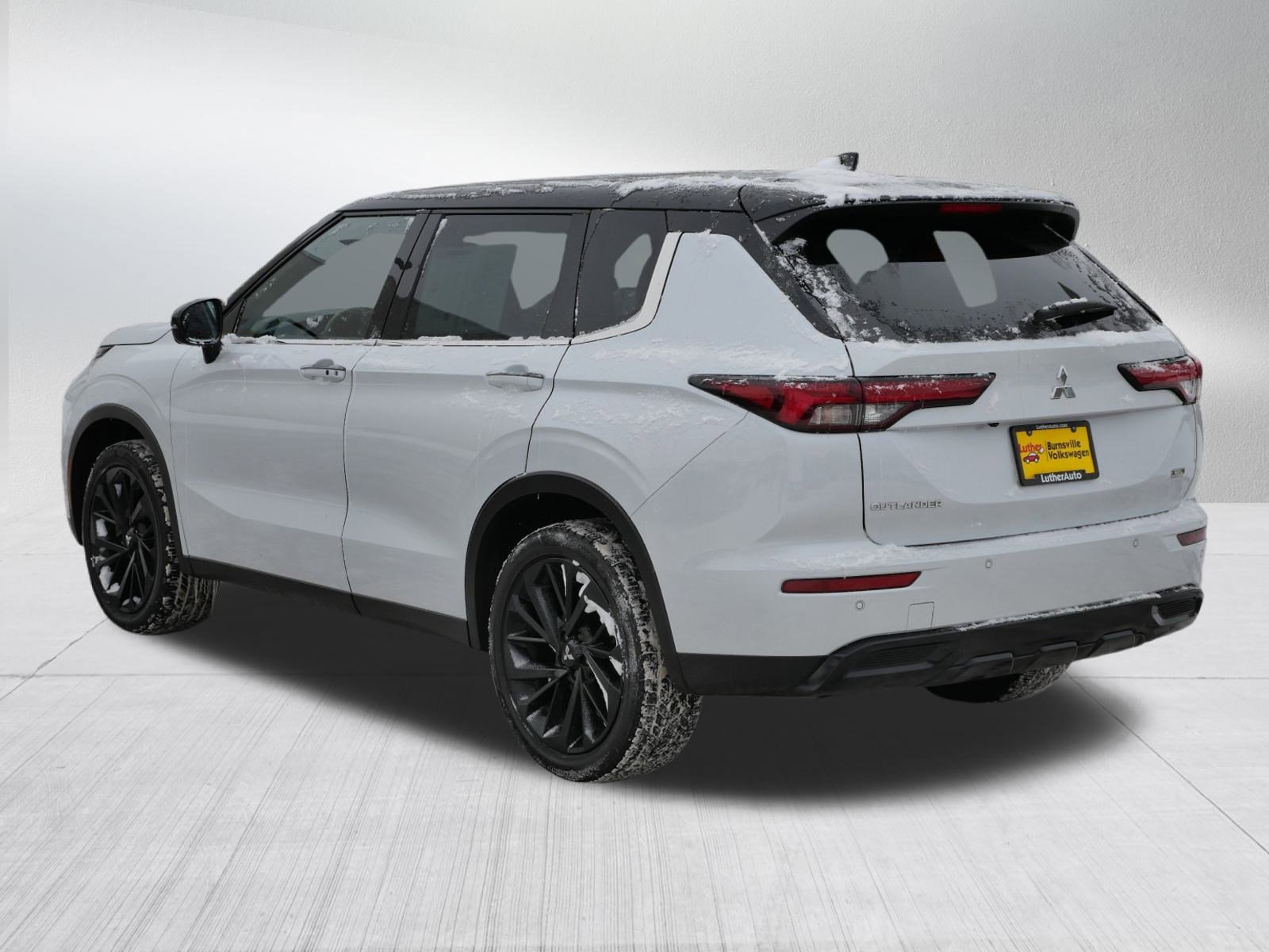 Used 2023 Mitsubishi Outlander SEL Black Edition image 5