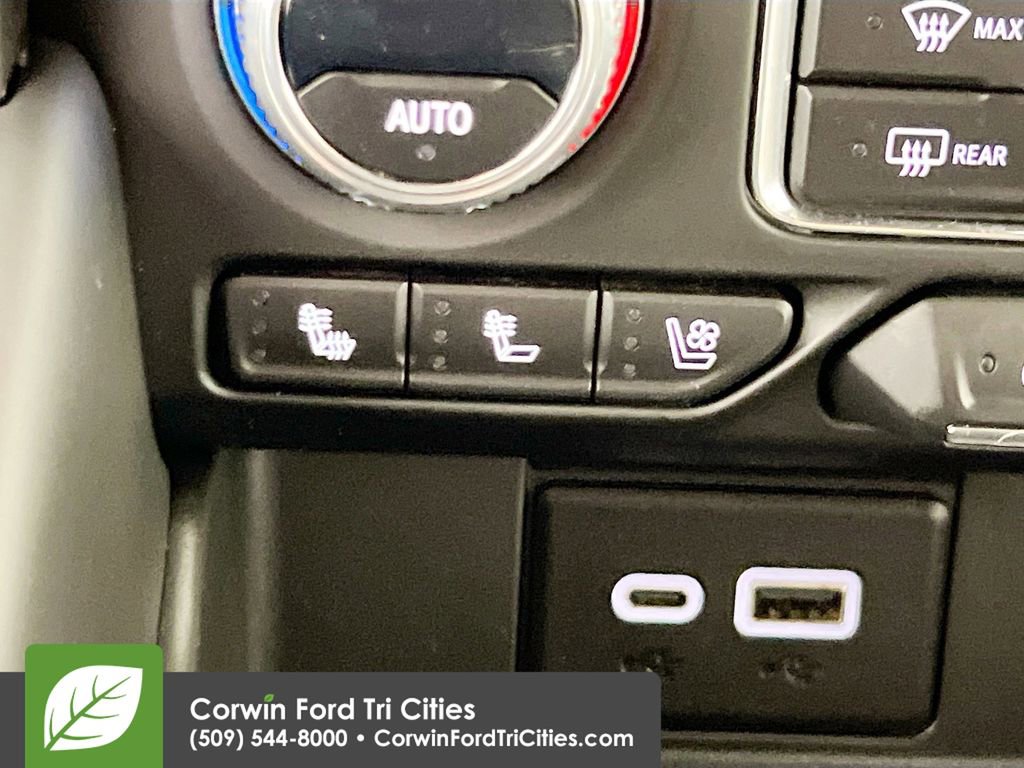 Used 2023 GMC Yukon AT4 w/ Technology Package image 25