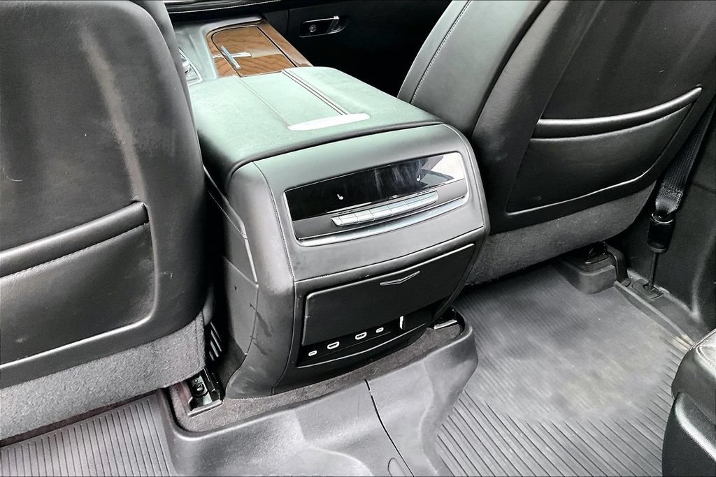 Used 2024 Cadillac Escalade ESV Sport Platinum w/ LPO, Floor Liner Package AWD/4WD image 25