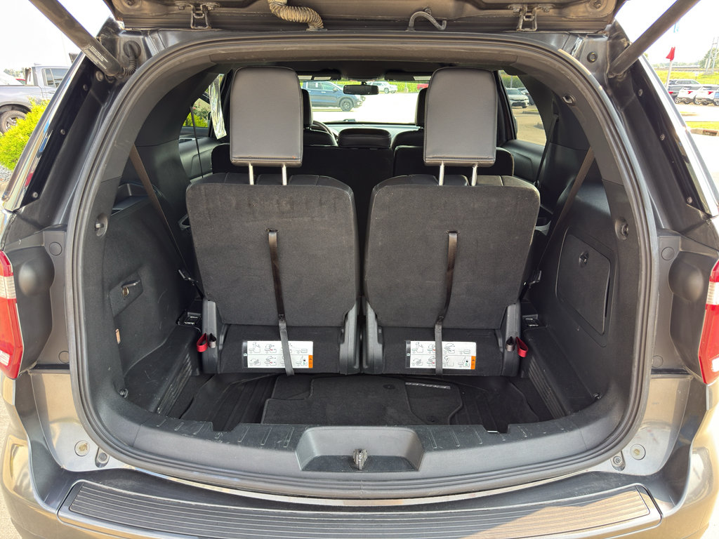 Used 2018 Ford Explorer XLT w/ Equipment Group 202A FWD image 16
