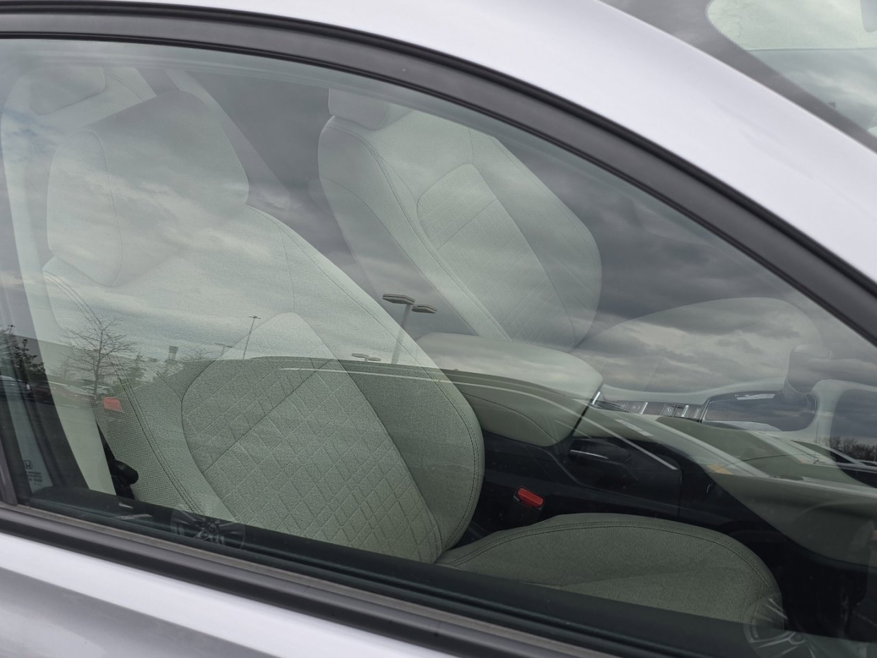 Used 2023 Honda HR-V LX image 19