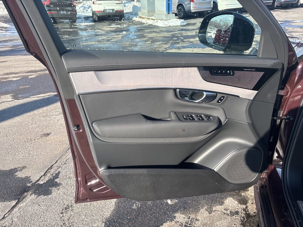 New 2026 Volvo XC90 B6 Ultra w/ Protection Package Premier image 17
