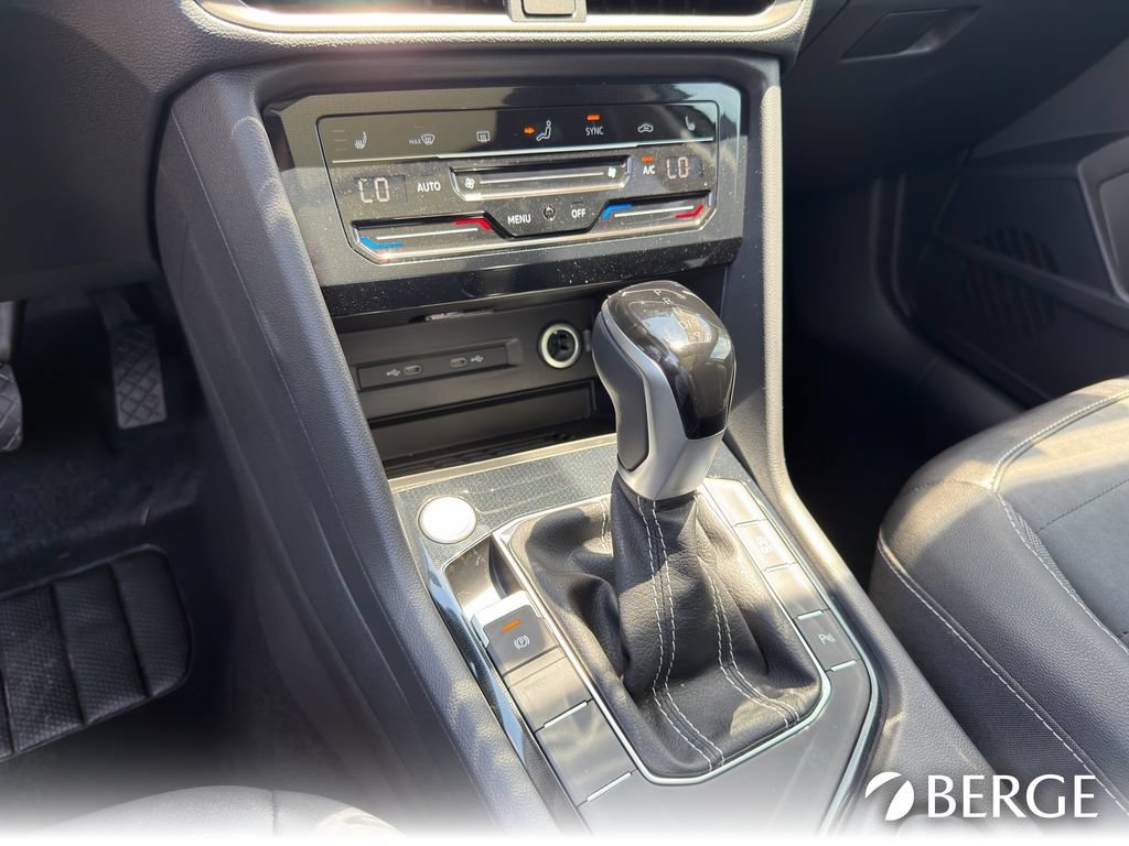 New 2026 Volkswagen Taos SE FWD image 21
