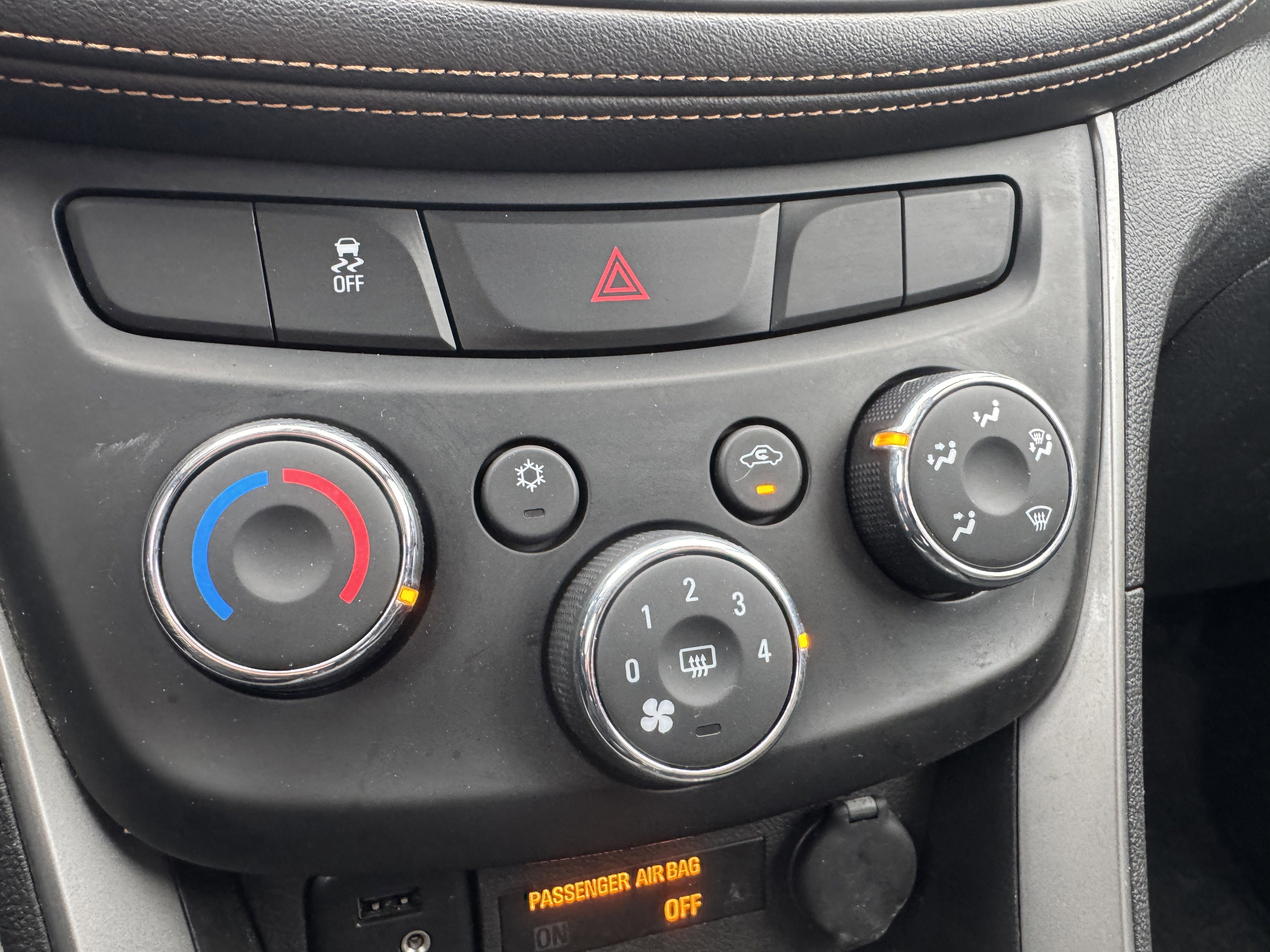 Used 2018 Chevrolet Trax LT w/ LT Convenience Package image 26