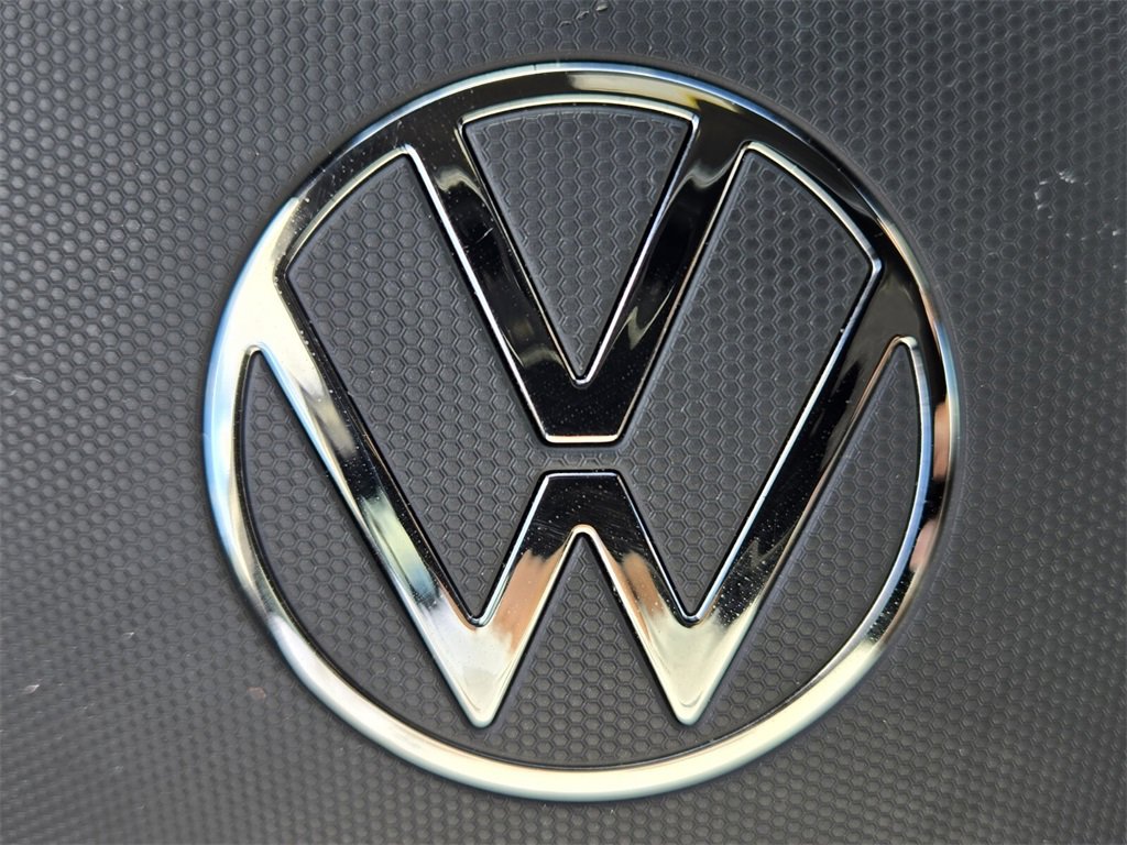 Certified 2022 Volkswagen Atlas Cross Sport SEL R-Line image 27