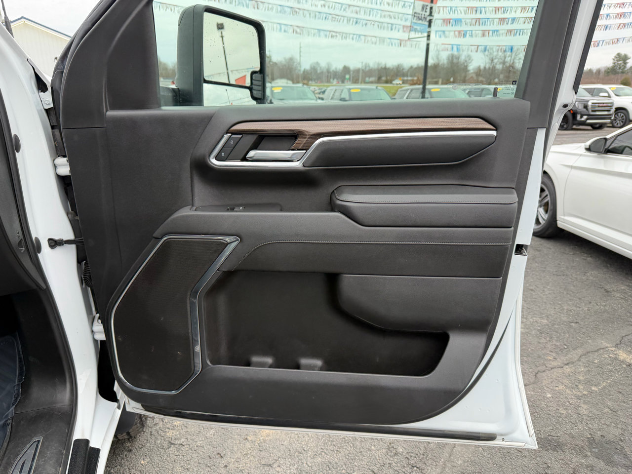 Used 2024 Chevrolet Silverado 3500 LT w/ Convenience Package image 19