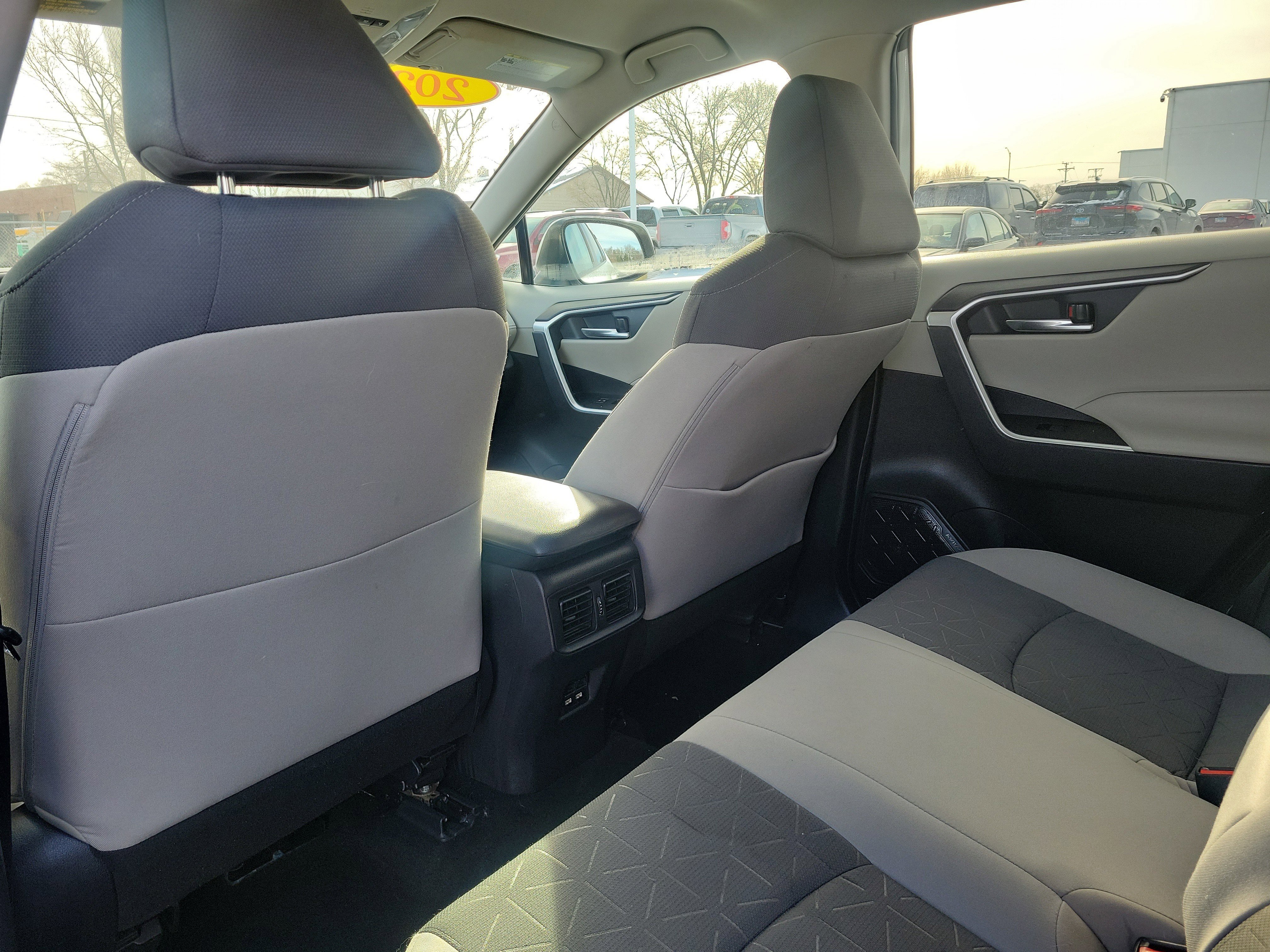 Used 2021 Toyota RAV4 XLE image 9