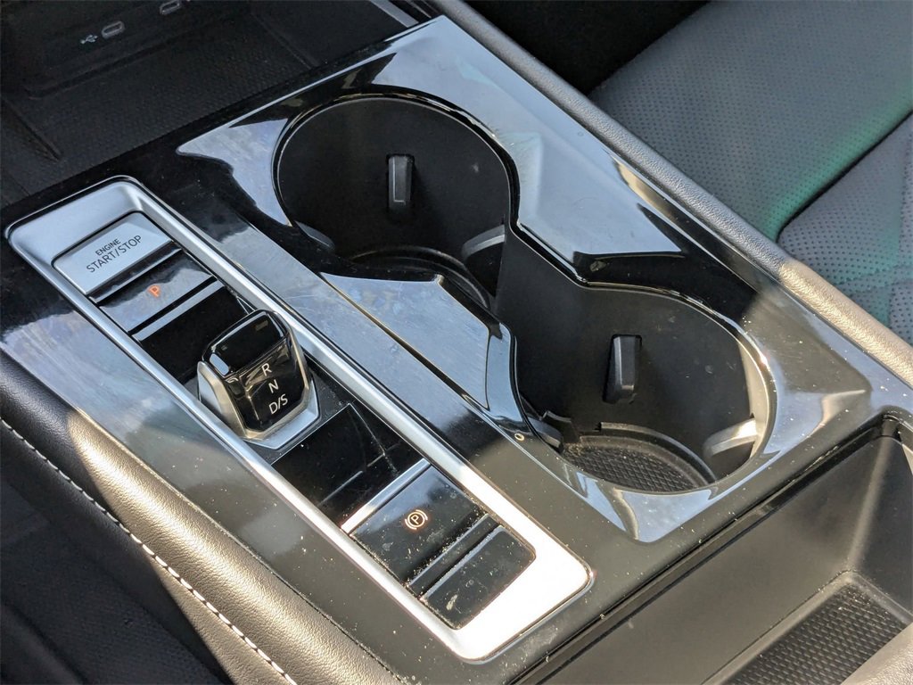 Used 2025 Volkswagen Atlas Cross Sport SE image 19