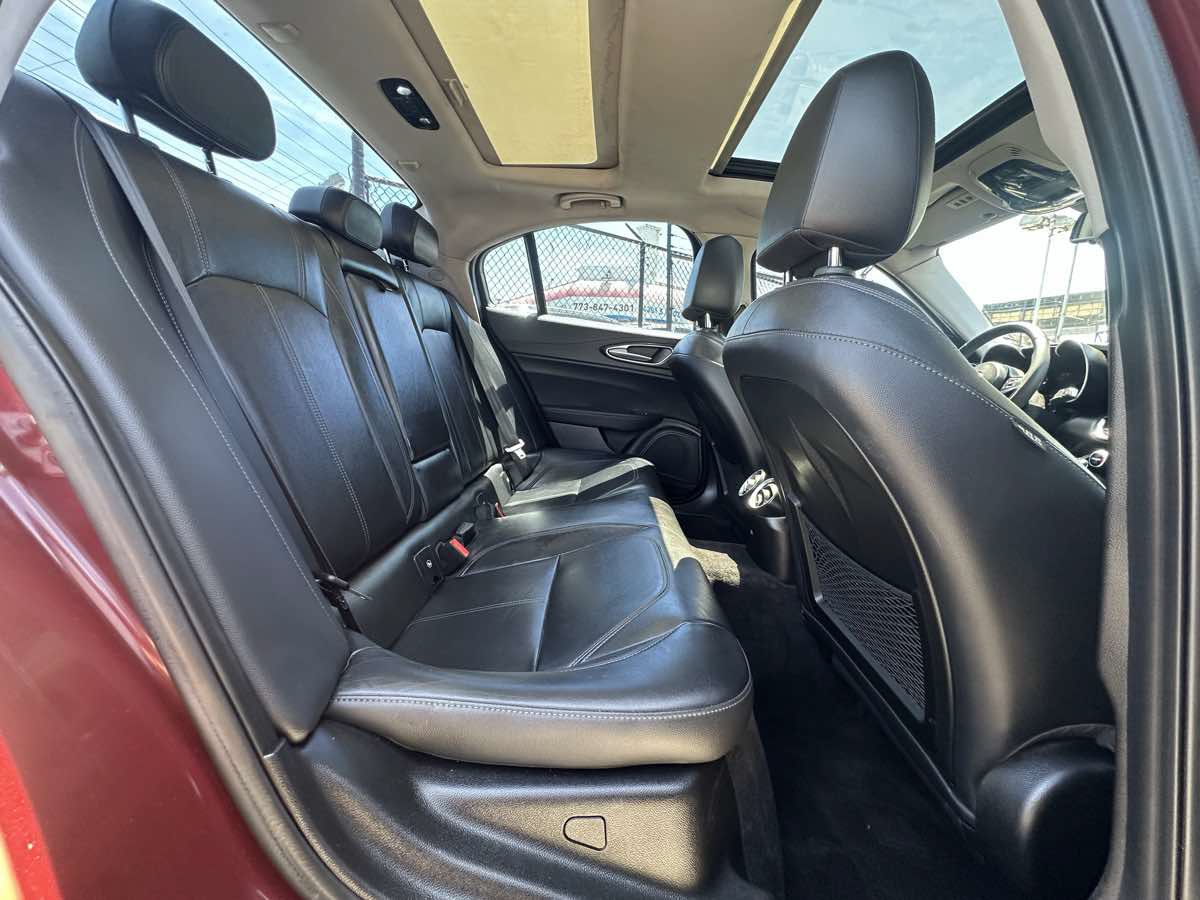 Used 2017 Alfa Romeo Giulia AWD image 35