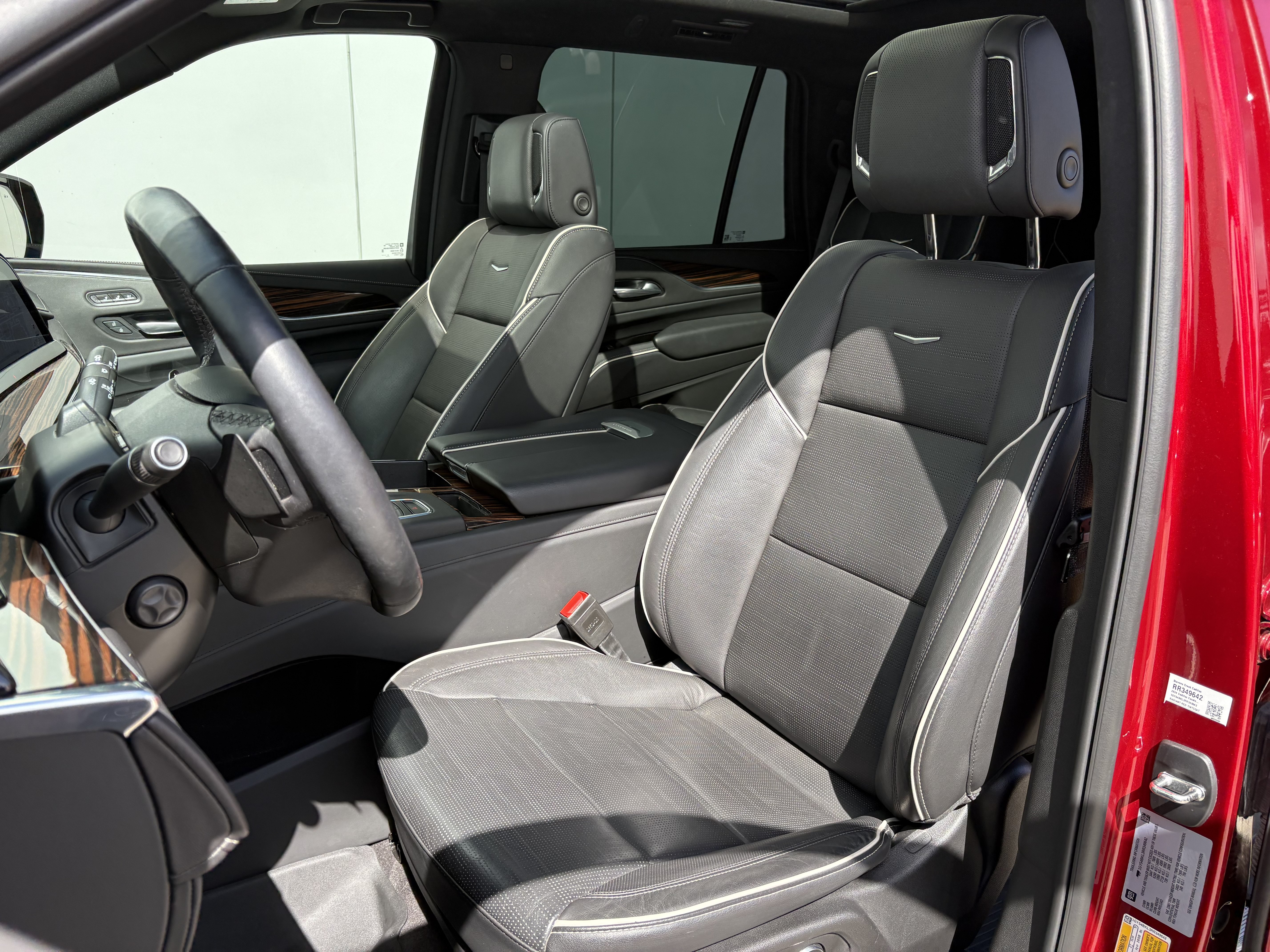 Used 2024 Cadillac Escalade Premium Luxury w/ Performance Package AWD/4WD image 12