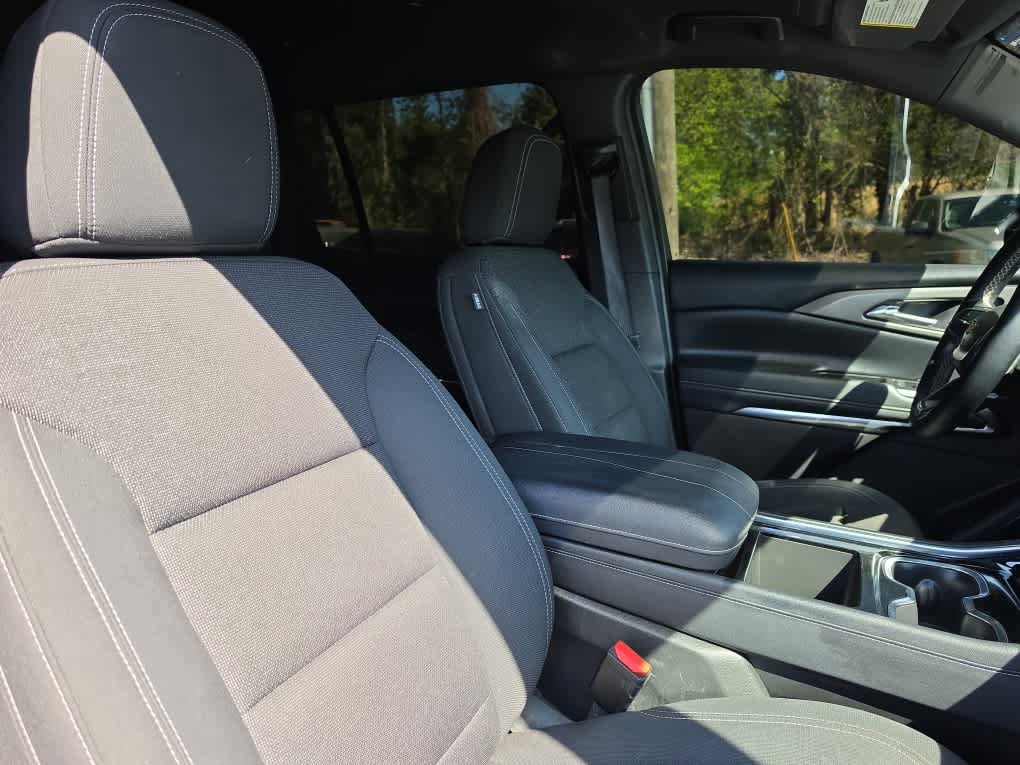 Used 2025 Chevrolet Traverse LT w/ Driver Confidence Package image 22
