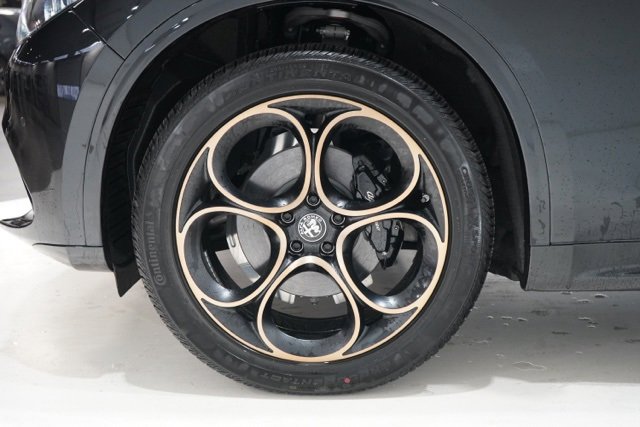 New 2025 Alfa Romeo Stelvio Sprint image 10