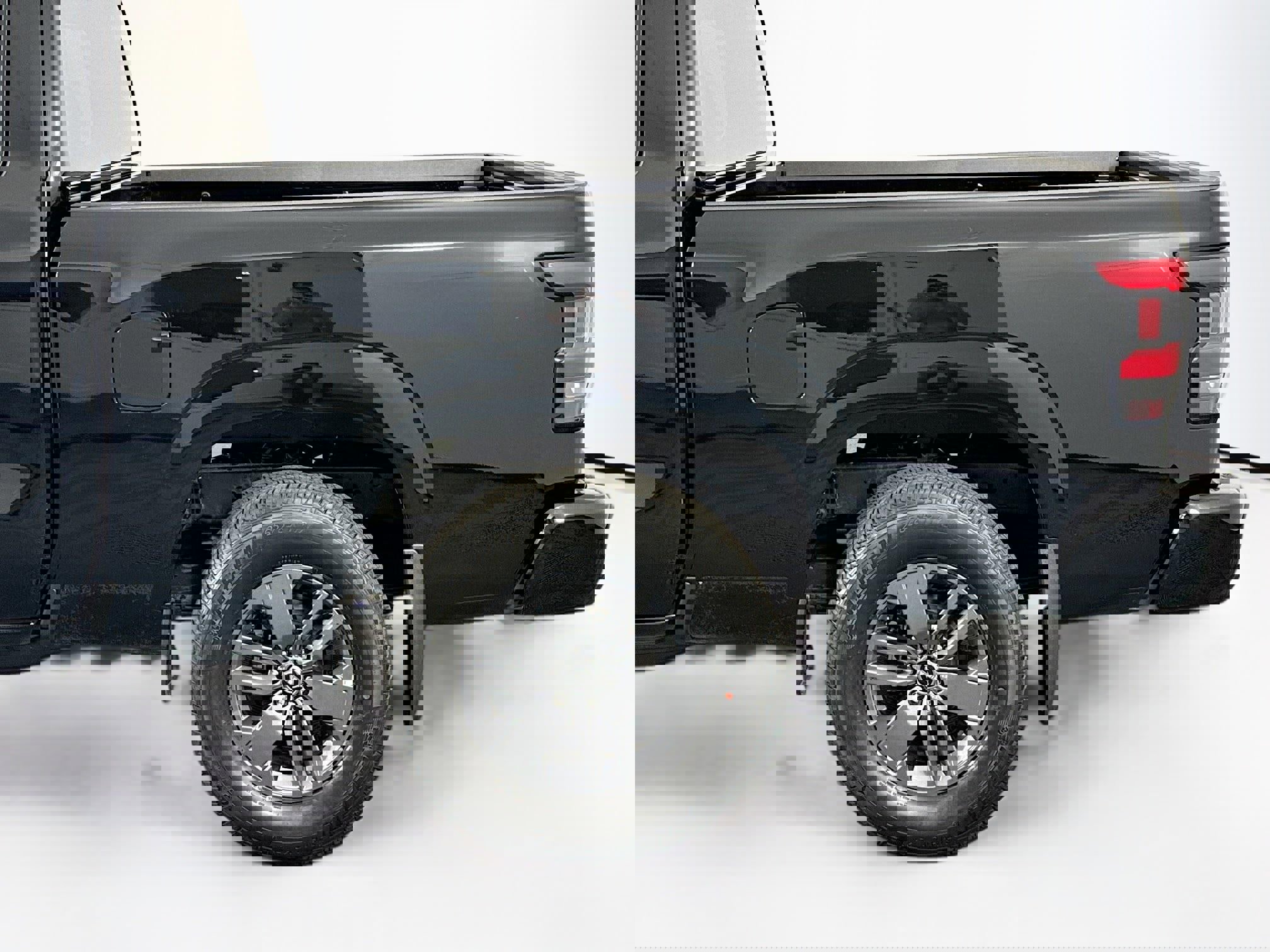 Used 2025 Nissan Frontier SV image 42