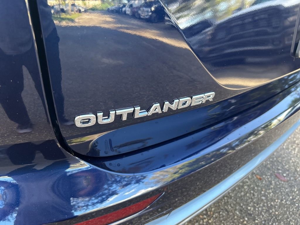 New 2025 Mitsubishi Outlander SE image 17