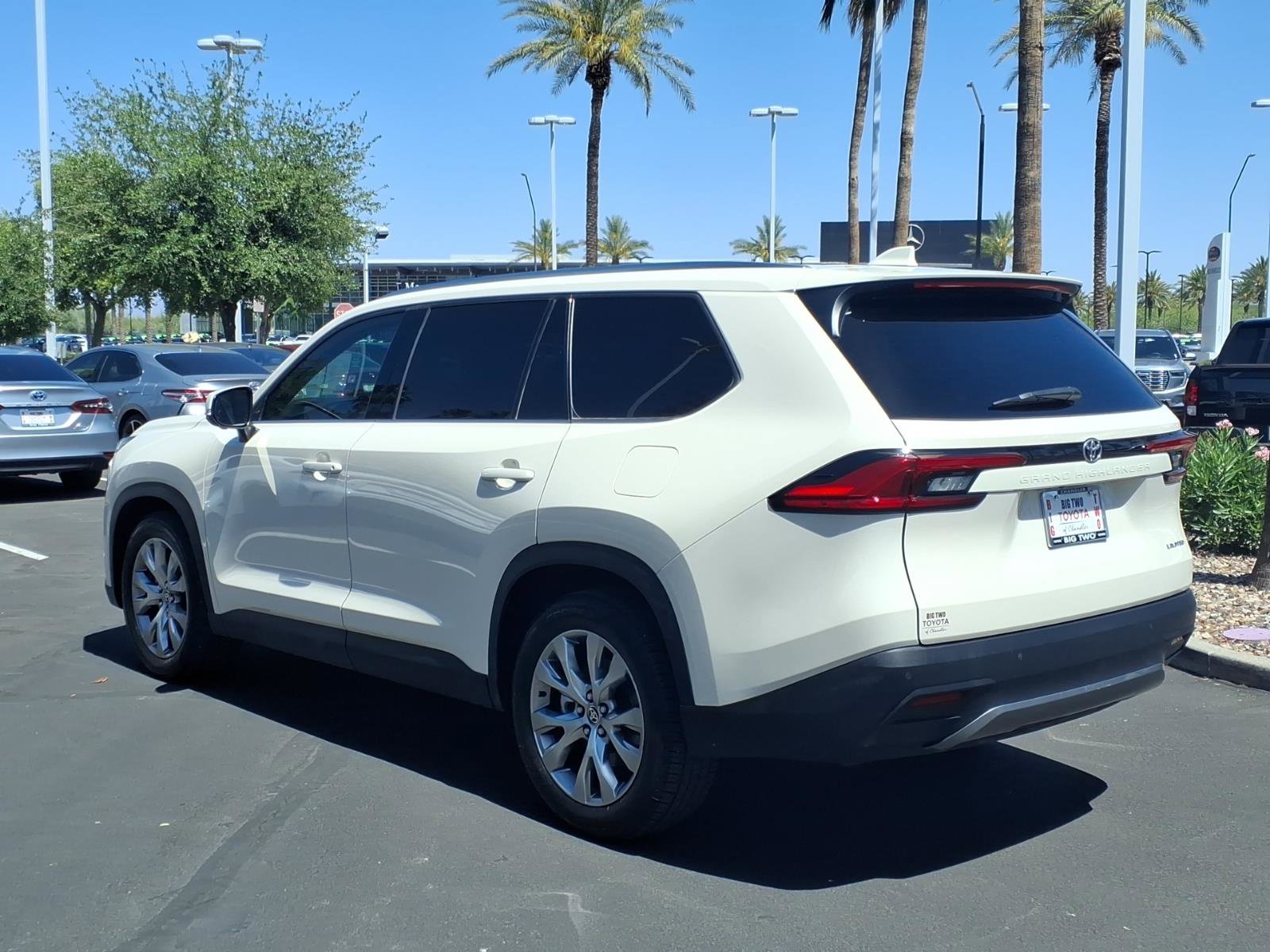 Used 2024 Toyota Grand Highlander FWD image 5