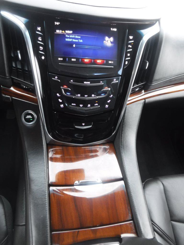 Used 2015 Cadillac Escalade Premium RWD image 40