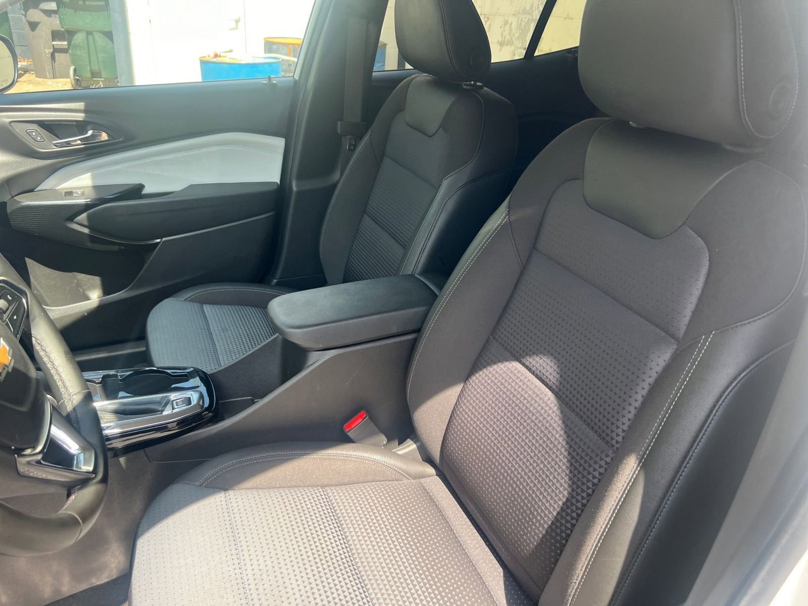 Used 2025 Chevrolet Trax LT w/ LT Convenience Package FWD image 22