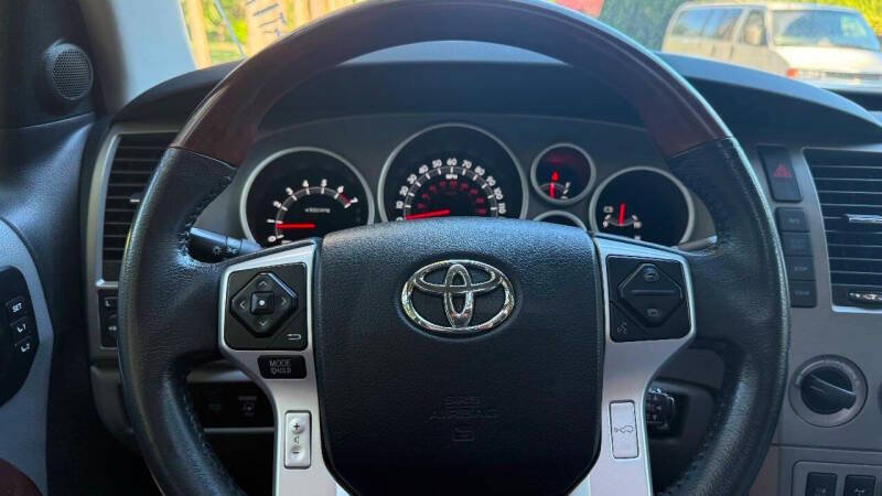 Used 2016 Toyota Sequoia Platinum AWD/4WD image 14
