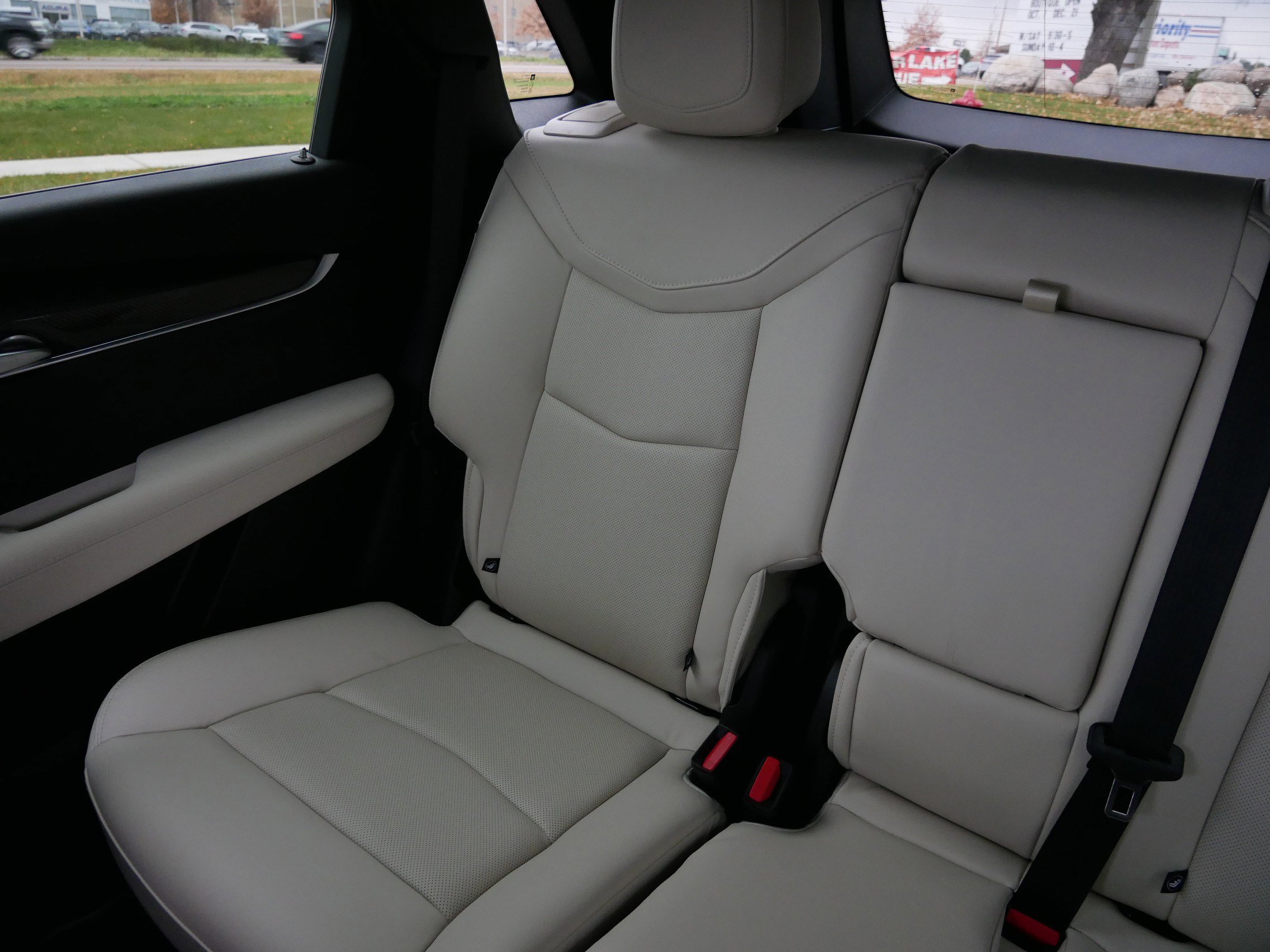 Used 2026 Cadillac XT5 Sportv w/ LPO, Floor Liner Package image 10