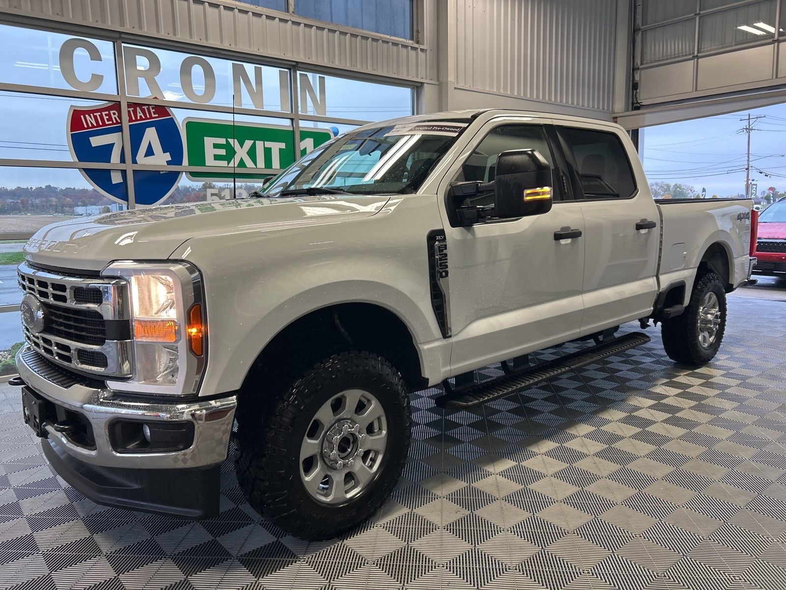 Used 2024 Ford F250 XLT image 3