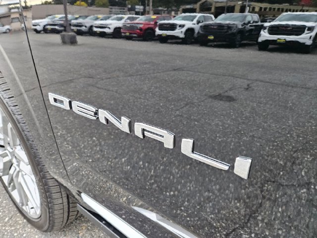 New 2026 GMC Yukon Denali w/ Denali Reserve Package AWD/4WD image 11