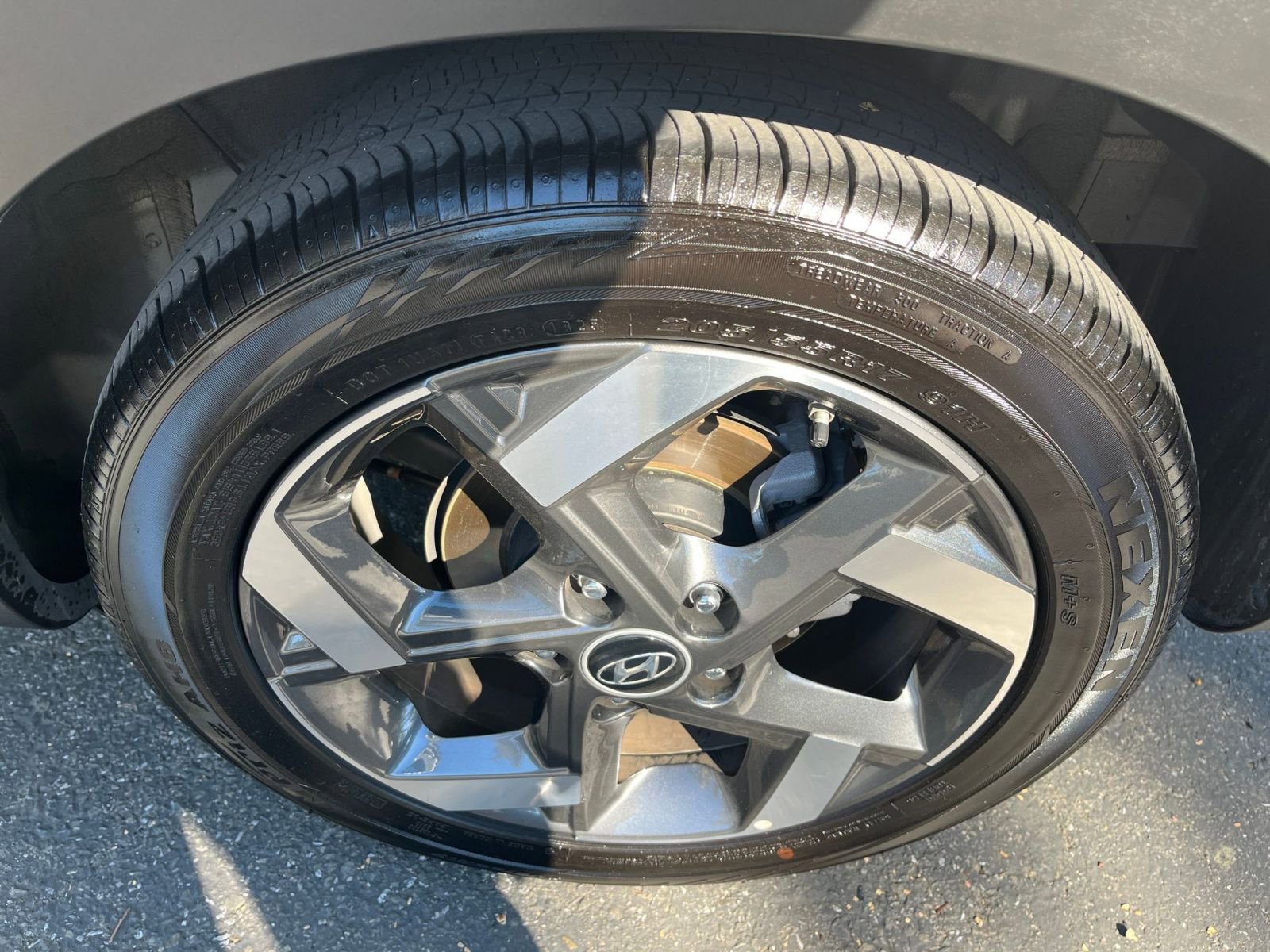 Used 2025 Hyundai Venue SEL image 29