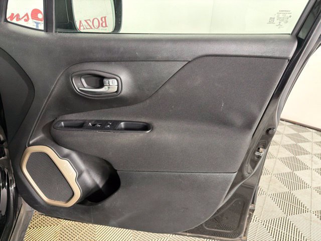 Used 2016 Jeep Renegade Sport w/ Power & Air Group FWD image 34