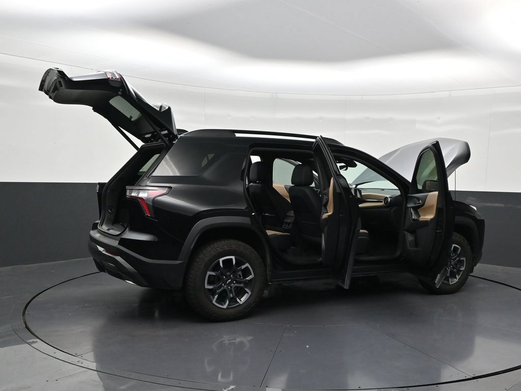 Used 2025 Chevrolet Equinox ACTIV w/ Safety and Technology Package FWD image 32