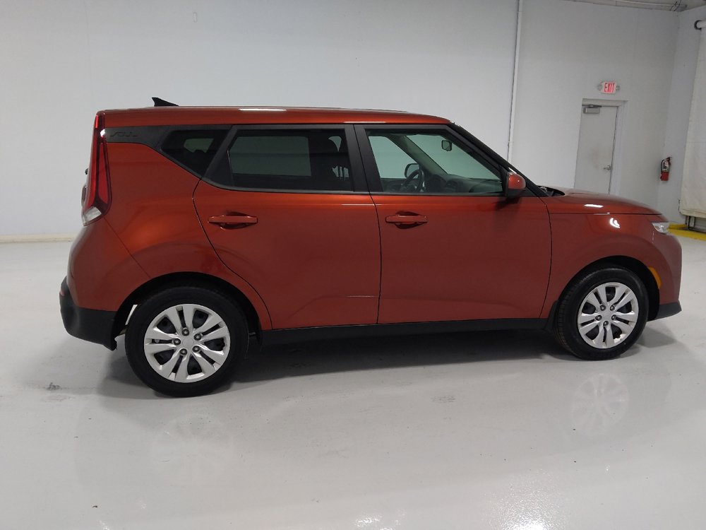 Used 2022 Kia Soul LX image 10