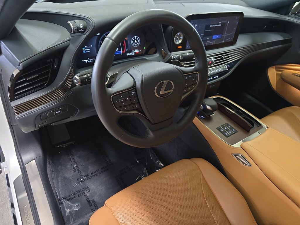 Used 2024 Lexus LS 500 RWD image 19