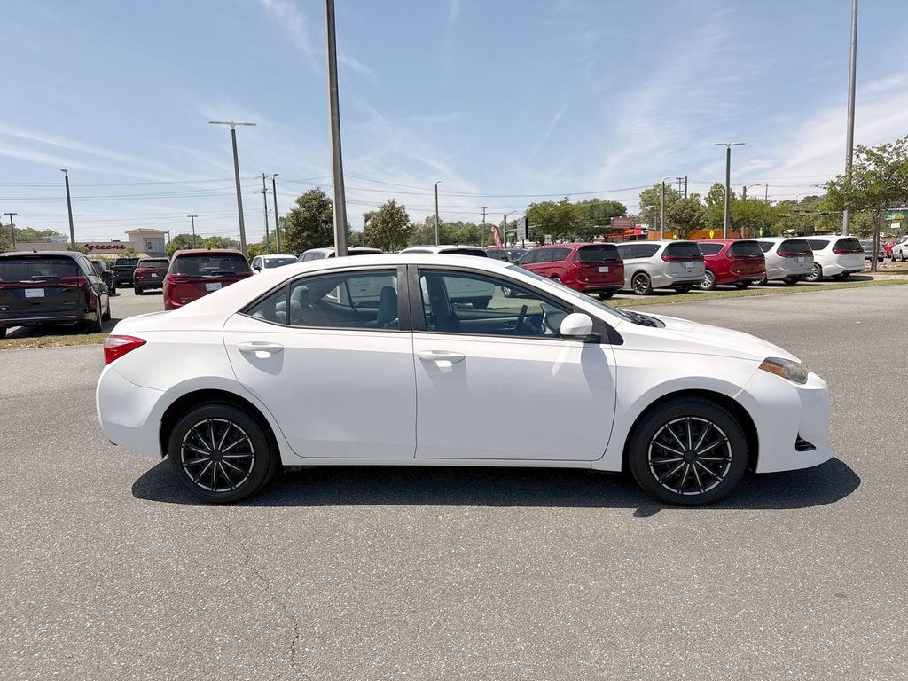 Used 2017 Toyota Corolla LE FWD image 2
