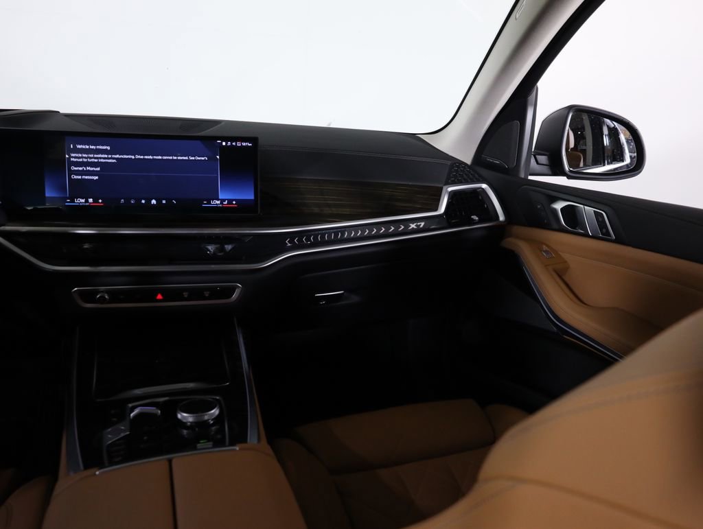 Used 2025 BMW X7 xDrive40i AWD/4WD image 49