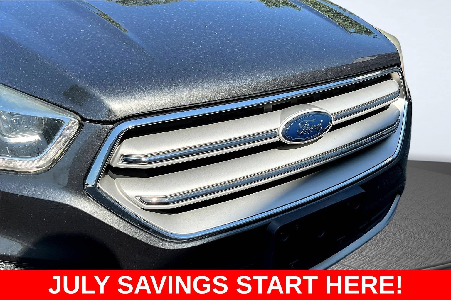 Used 2018 Ford Escape Titanium w/ Ford Safe & Smart Package AWD/4WD image 31